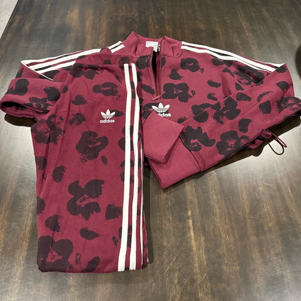Adidas Originals Leopard print crop top & leggings set, Burgundy- XS